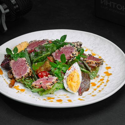 Салат а-ля Нисуаз в Интонация по цене 880 ₽