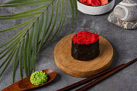 Гункан с икрой Масага в SushiKent по цене 140 ₽