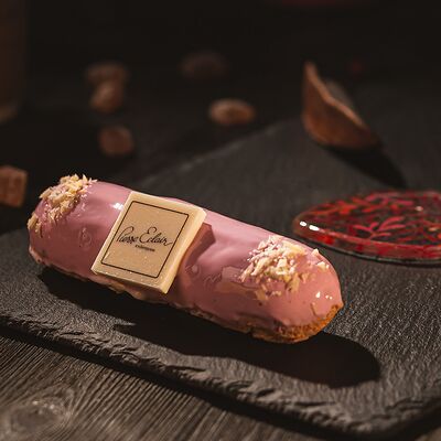 Эклер Смородина в Pierre eclair по цене 270 ₽