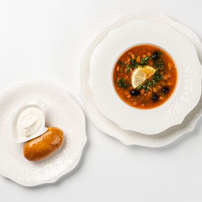 Солянка сборная мясная с грибным пирожочкомв Омулевочная по цене 380 ₽