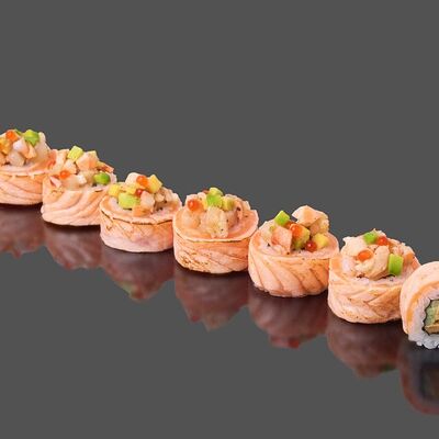 Опаленный лосось в RED DRAGON SUSHI по цене 1630 ₽