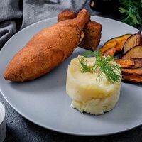 Котлета по-киевски с гарниром в Сахара