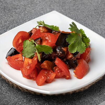 Соте из баклажанов с томатом в Лукоморье по цене 189 ₽