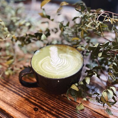 Матча-латте в Forget me not coffee по цене 280 ₽