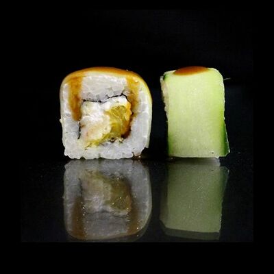 Ролл Манга в Bonito sushi по цене 455 ₽
