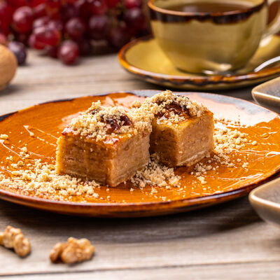 Пахлава в Грузинское кафе Ван Гоги по цене 280 ₽