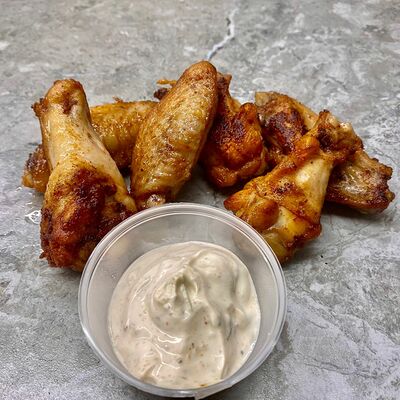 Куриные крылышки с соусом Блю чиз в Мировая шаурма по цене 175