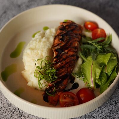 Филе форели с гарниром на выбор в Кофетоп по цене 1080 ₽