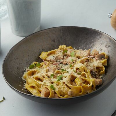 Паста с курицей в Блеск по цене 340