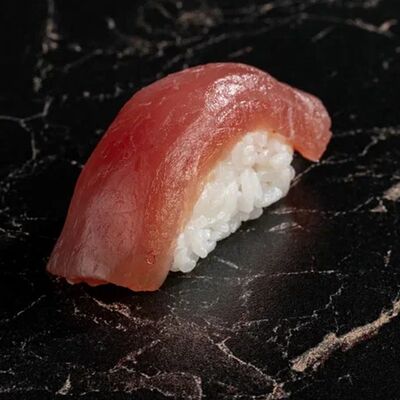 Суши Тунец бигай в Gills по цене 280 ₽