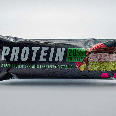 Протеиновый батончик Protein SOJ с малиново-фисташковым вкусом в Тепло по цене 149 ₽