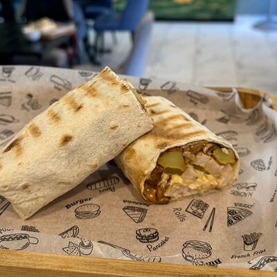 Бурум шашлычный Курица в Кафе на прудах по цене 440 ₽