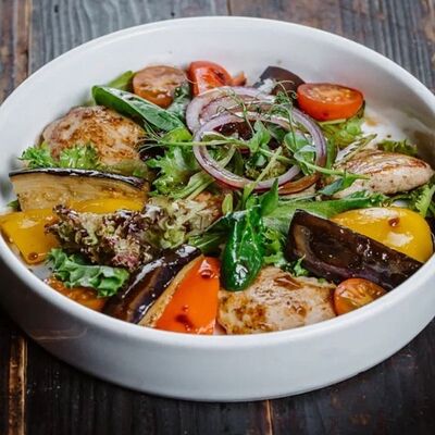 Салат с баклажаном и курицей в Люблин по цене 530 ₽