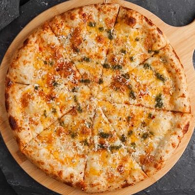 Пицца Четыре сыра в Наше место по цене 950 ₽