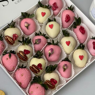 Клубника в шоколаде №42 в Lovely Berry по цене 4690 ₽