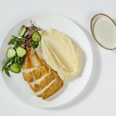 Грудка куриная с картофельным пюре (я) в Бургари по цене 840 ₽