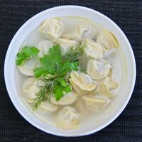 Пельмени с бульоном в Виноград