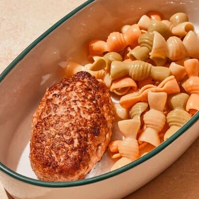 Макароны с котлетой из курицы в Хачапури по цене 340 ₽