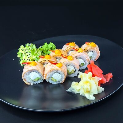 Филадельфия с опаленным лососем в Sushi venamam по цене 810 ₽