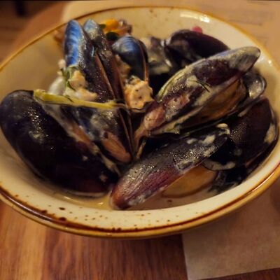 Мидии в сливочном соусев Kinza по цене 675 ₽