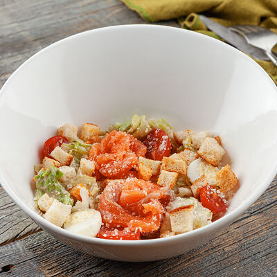 Цезарь с сёмгой в Трапезная по цене 740 ₽