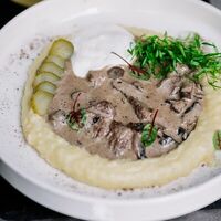 Биф Строгонофф в Мама Хуана