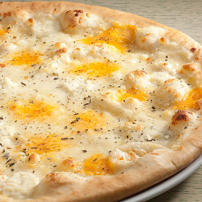 Пицца Кватро формаджи 33 см в Il Canto по цене 1130 ₽