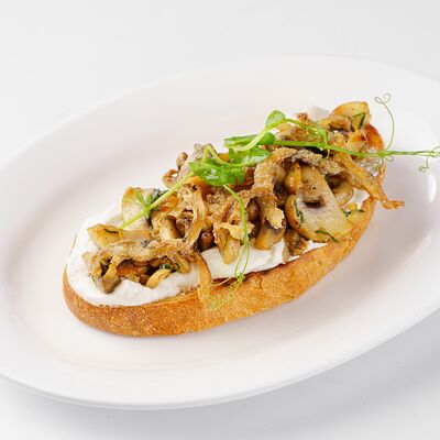 Брускетта с трюфельным кремом и грибной икрой в Парфе по цене 390 ₽