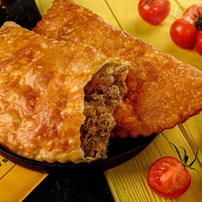 Чебурек XL Фирменный с мраморной говядиной в Чебуреки на Чайковского по цене 430 ₽