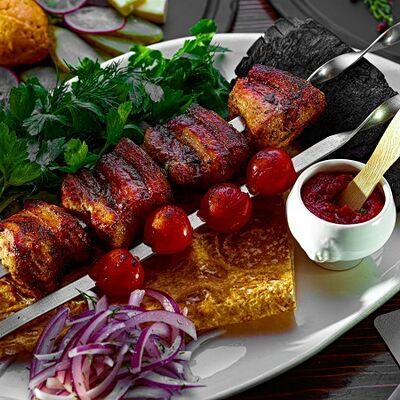 Шашлык из свинины в Линдерхоф по цене 1395 ₽