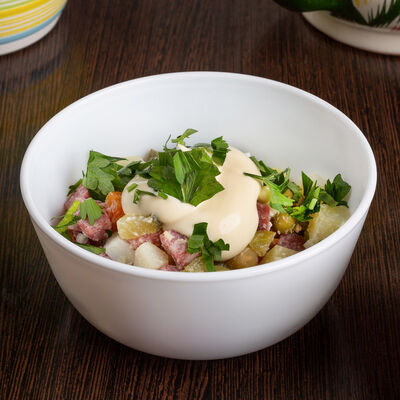 Салат Оливье в Три жены по цене 55