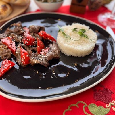 Томлëнная конина с рисом в Татараш по цене 415 ₽