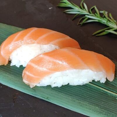 Суши с лососем в Sufish по цене 310 ₽