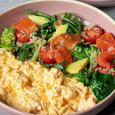 Скрембл с лососем в Кэрри по цене 690 ₽