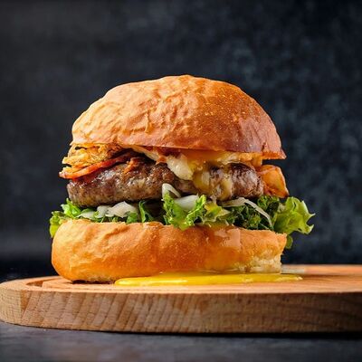 Бургер Русский парень в Mesto Burger по цене 519