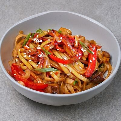 Wok с овощами и основой на выбор в Kimi food по цене 270 ₽