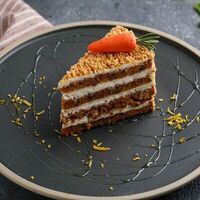 Морковный торт в Баклажан в ТЦ 