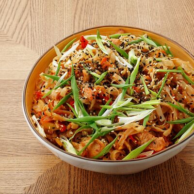 Лапша Wok с курицей в Хлебные истории по цене 470 ₽