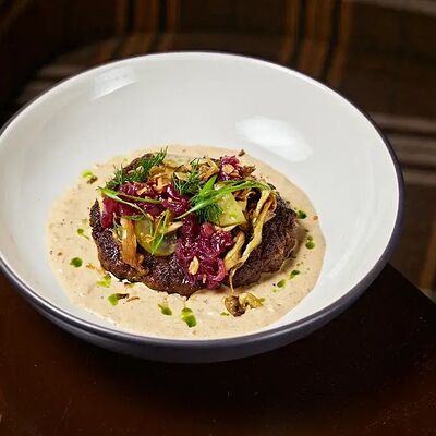 Говяжья котлета с перечным соусом в Chester по цене 792 ₽