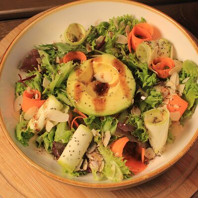 Большой зеленый салат в 801 по цене 780 ₽