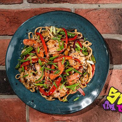 Морепродукты в устричном соусев Суши на районе по цене 1100 ₽