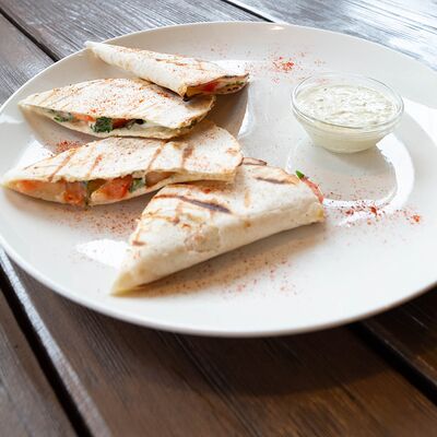 Кесадия с креветками в Пельмэн по цене 495 ₽