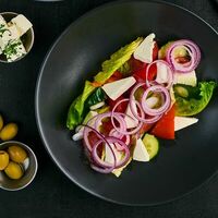 Греческий салат в SB Burgers