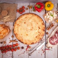 Пирог с листьями шпината и сыром в Вкус дня