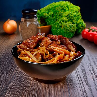Wok лапша со свининой в Городок по цене 340 ₽