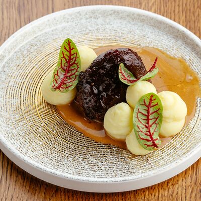 Говяжьи щёчки с трюфельным пюре в Витебский трактир по цене 46 р.