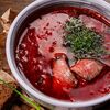 Борщ с ржаным хлебом и сметаной в 9 ярдов по цене 500