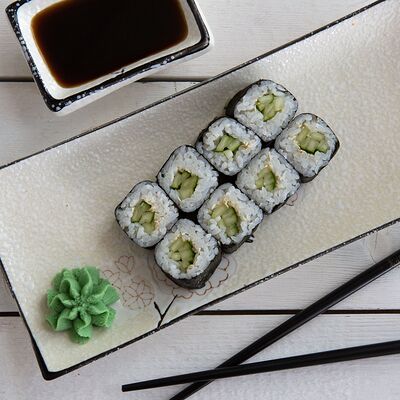 Холодный ролл Классика с огурцом в 4 Лосося по цене 219