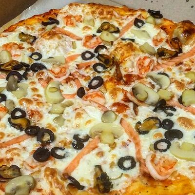 Пицца Морская в Добрый Шеф по цене 665 ₽