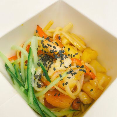 Удон с креветкой и ананасами в Caramel по цене 470 ₽